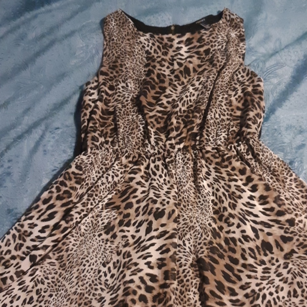 Dress - Picture 2 of 4